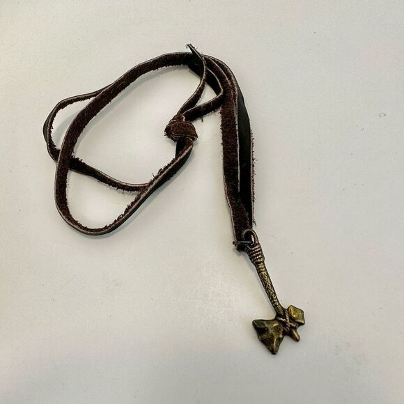 Tomahawk ax pendant necklace on cord - Picture 5 of 9